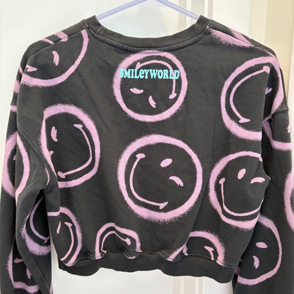 Cropped Sweatshirt - Picture 2 of 3